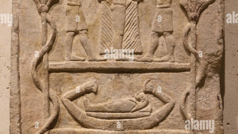 Le stele funerarie: simboli di morte e rinascita